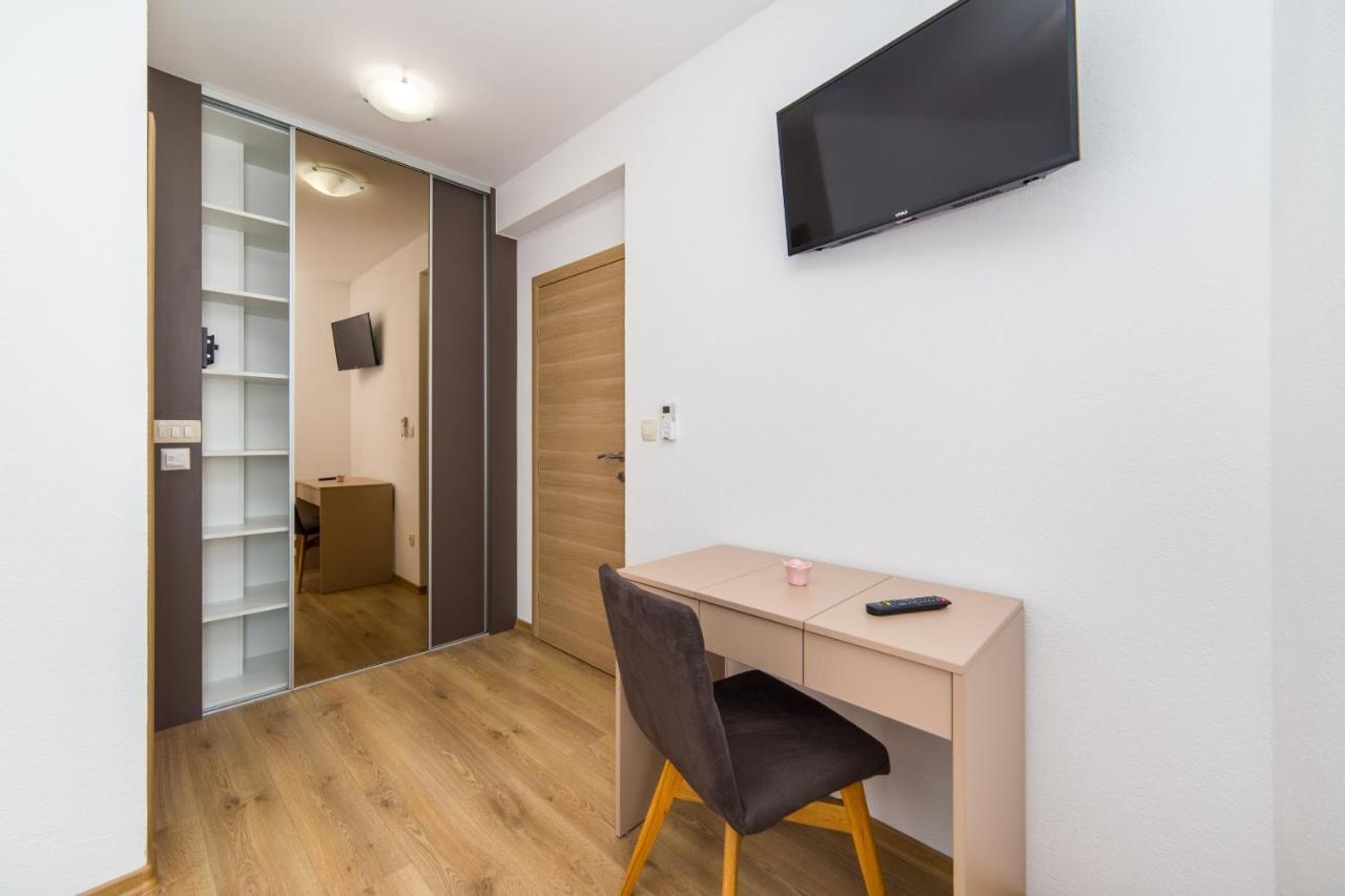 Apartments Zvonik Brist Exterior photo