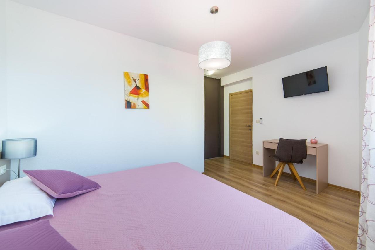Apartments Zvonik Brist Exterior photo