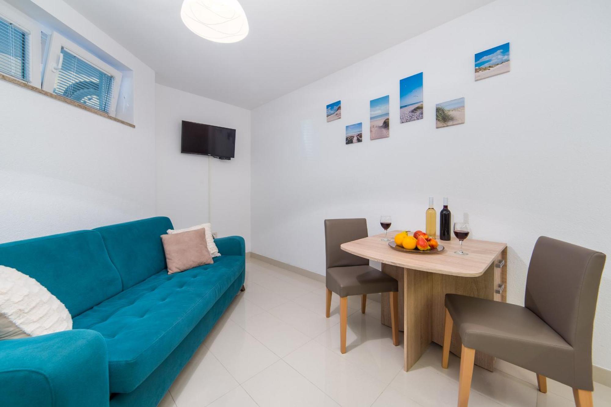 Apartments Zvonik Brist Exterior photo